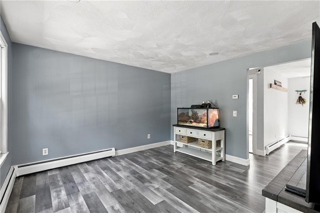 Single Family Residence at 253 Old Coach Road, Charlestown, photo 11 of 27
