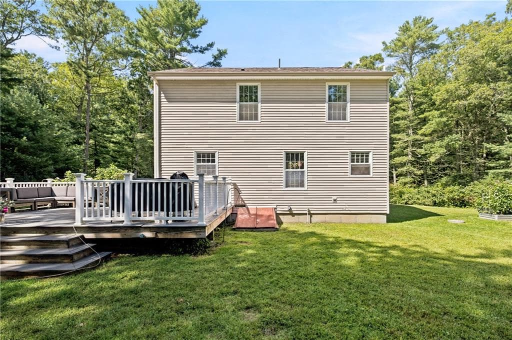 Single Family Residence at 253 Old Coach Road, Charlestown, photo 4 of 27