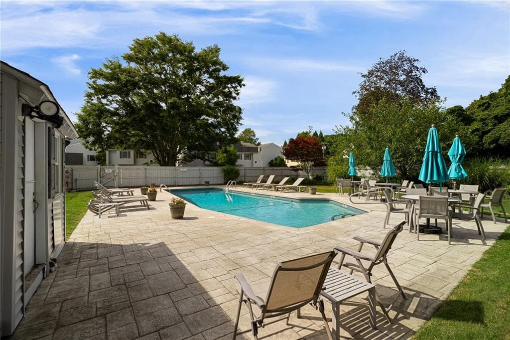 Condominium at 364 Bellevue Avenue UNIT D103E, Newport, photo 27 of 32