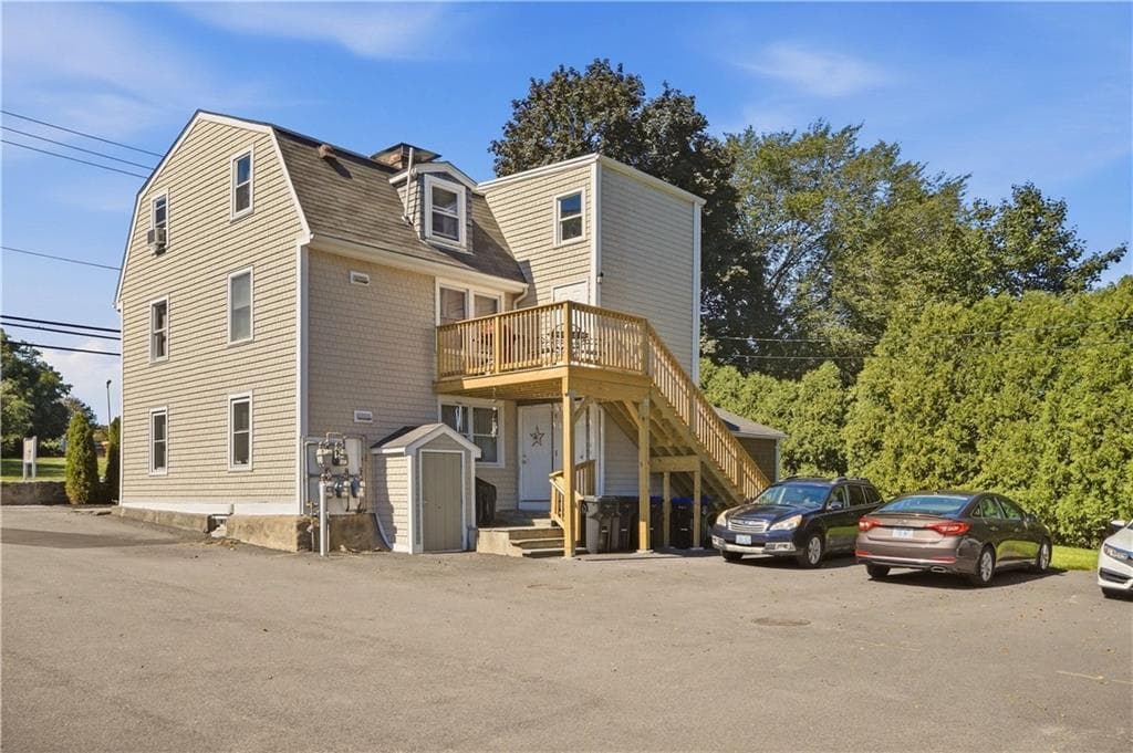 Multi Family at 2801 2803 East Main Road, Portsmouth, photo 23 of 46