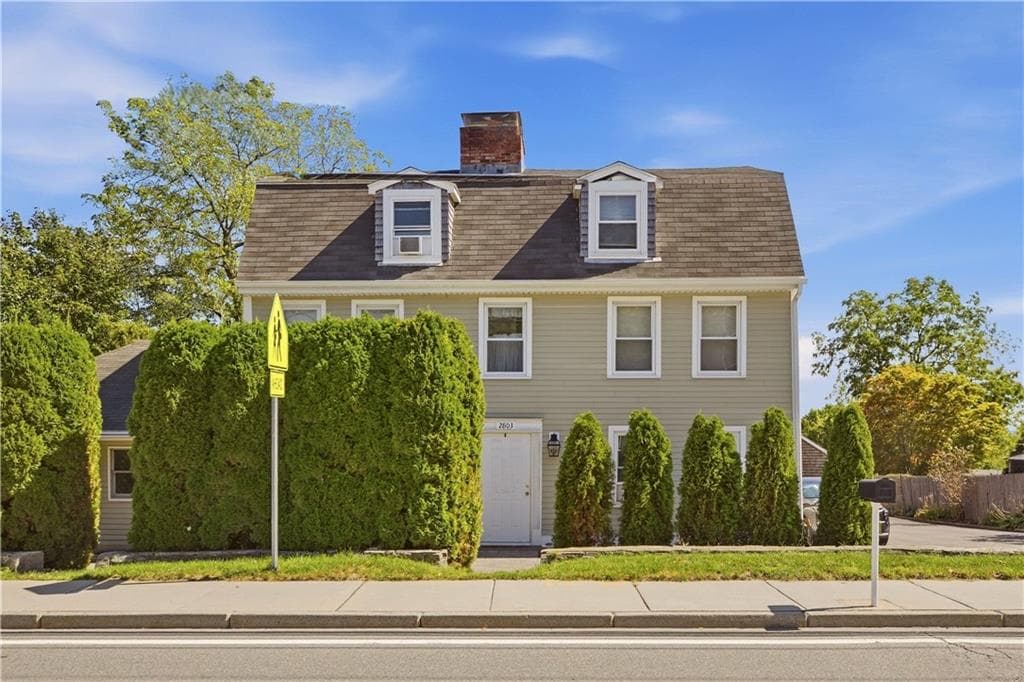 Multi Family at 2801 2803 East Main Road, Portsmouth, photo 2 of 46