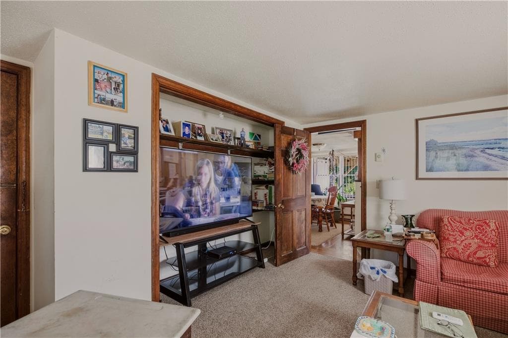 Multi Family at 2801 2803 East Main Road, Portsmouth, photo 5 of 46