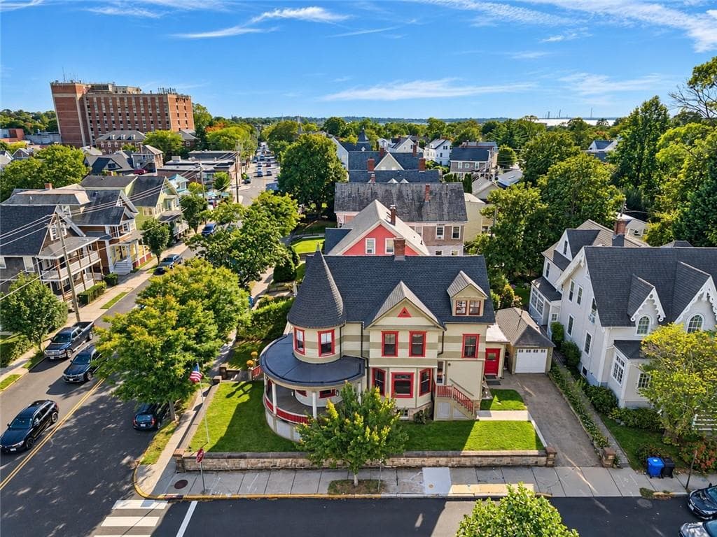 Multi Family at 350 Broadway, Newport, photo 8 of 49