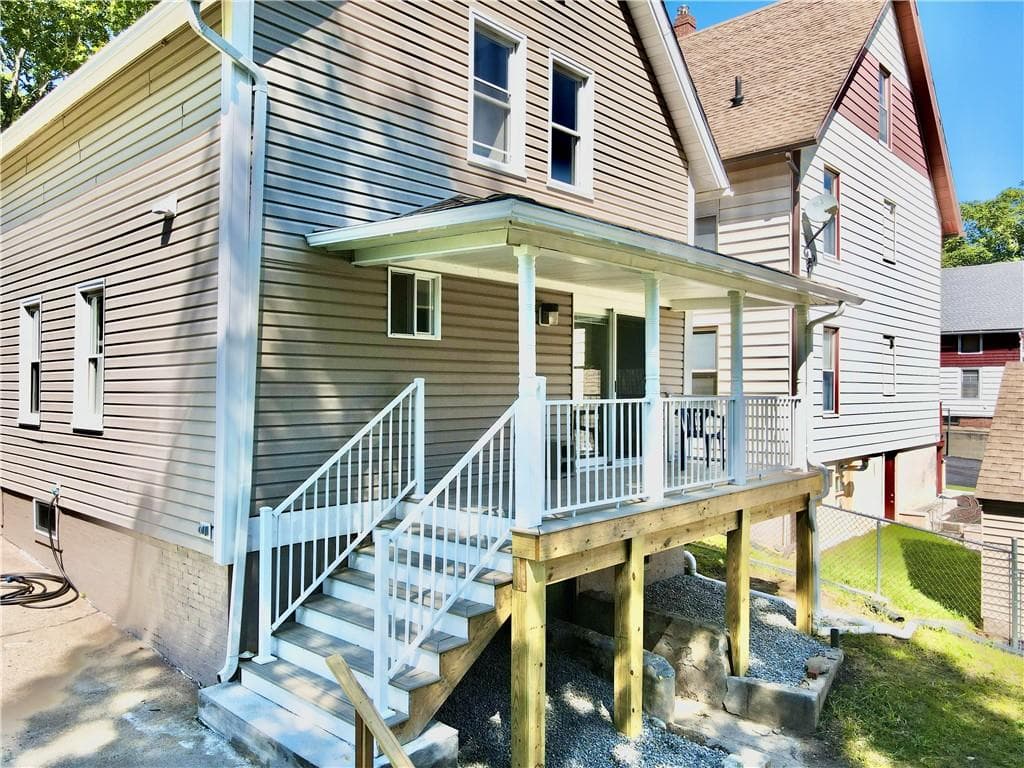 Single Family Residence at 9 Daniel Street, Norwich, photo 4 of 28