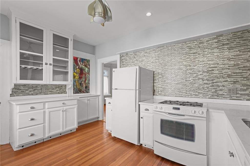 Single Family Residence at 350 Broadway, Newport, photo 24 of 50