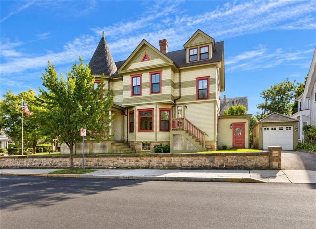 Single Family Residence at 350 Broadway, Newport, photo 39 of 50