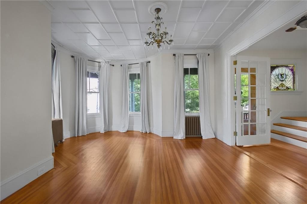 Single Family Residence at 350 Broadway, Newport, photo 21 of 50