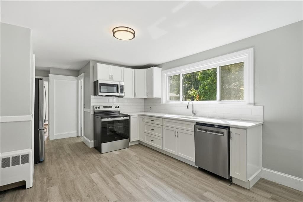 Single Family Residence at 41 Custer Street, Warwick, photo 6 of 24
