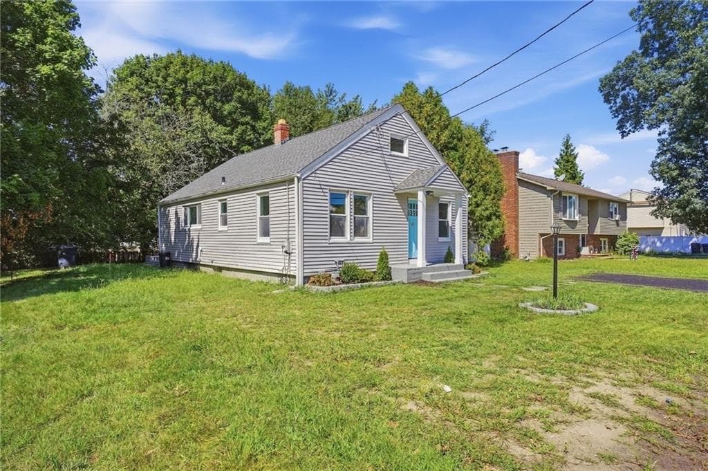 Single Family Residence at 41 Custer Street, Warwick, photo 3 of 24