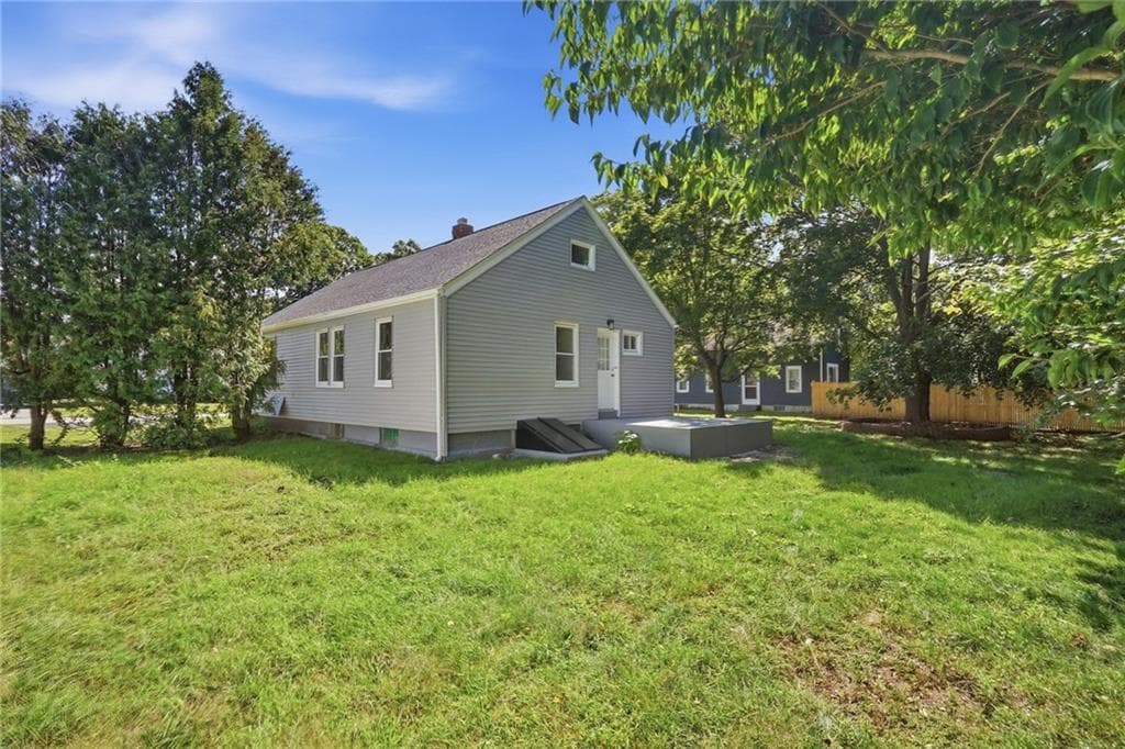 Single Family Residence at 41 Custer Street, Warwick, photo 4 of 24