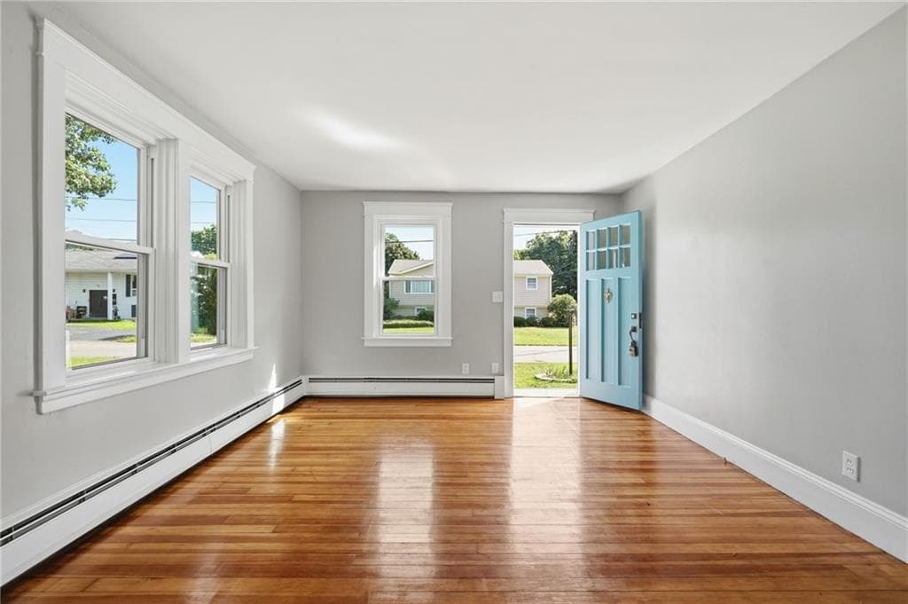 Single Family Residence at 41 Custer Street, Warwick, photo 8 of 24