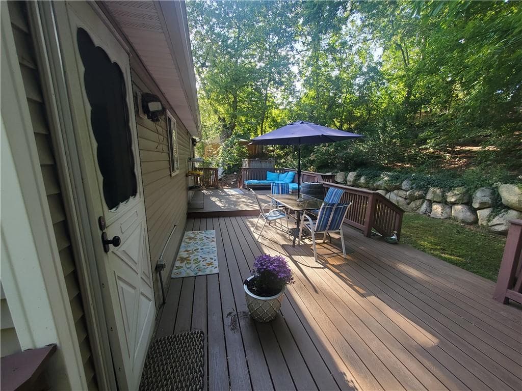 Single Family Residence at 85 Shattock Avenue, Warwick, photo 11 of 32