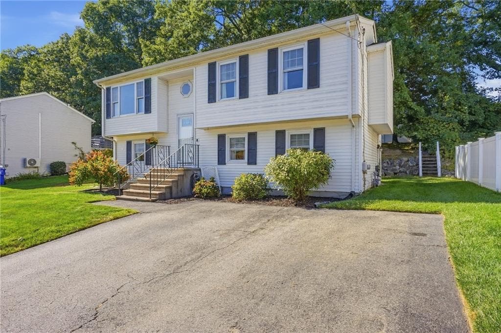 Single Family Residence at 21 Lawnacre Drive, North Providence, photo 47 of 47