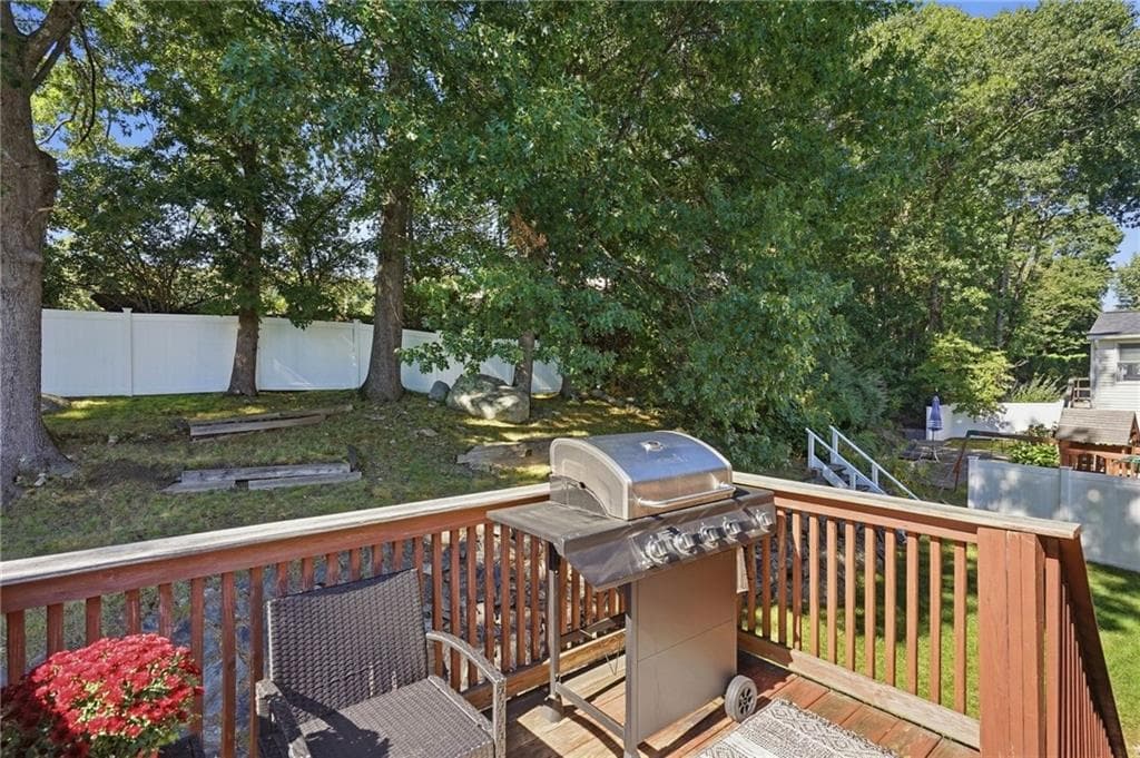 Single Family Residence at 21 Lawnacre Drive, North Providence, photo 39 of 47