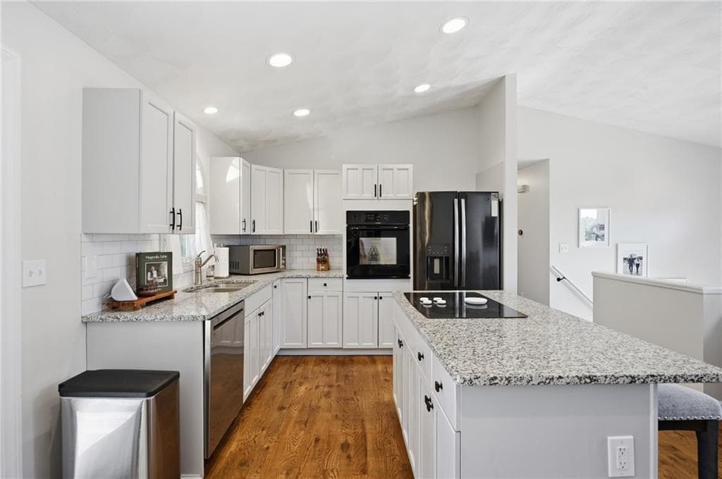 Single Family Residence at 21 Lawnacre Drive, North Providence, photo 8 of 47