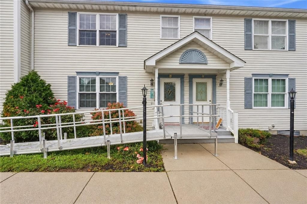 Condominium at 87 North Bend Street UNIT 3, Pawtucket, photo 2 of 27