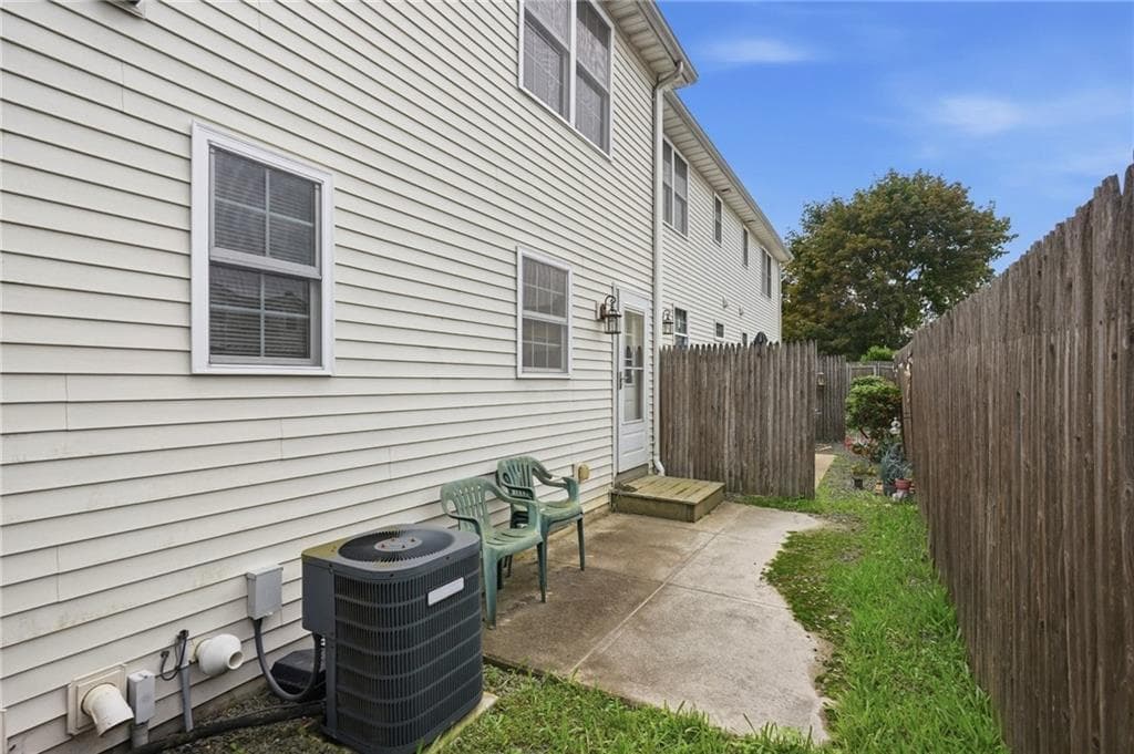 Condominium at 87 North Bend Street UNIT 3, Pawtucket, photo 26 of 27