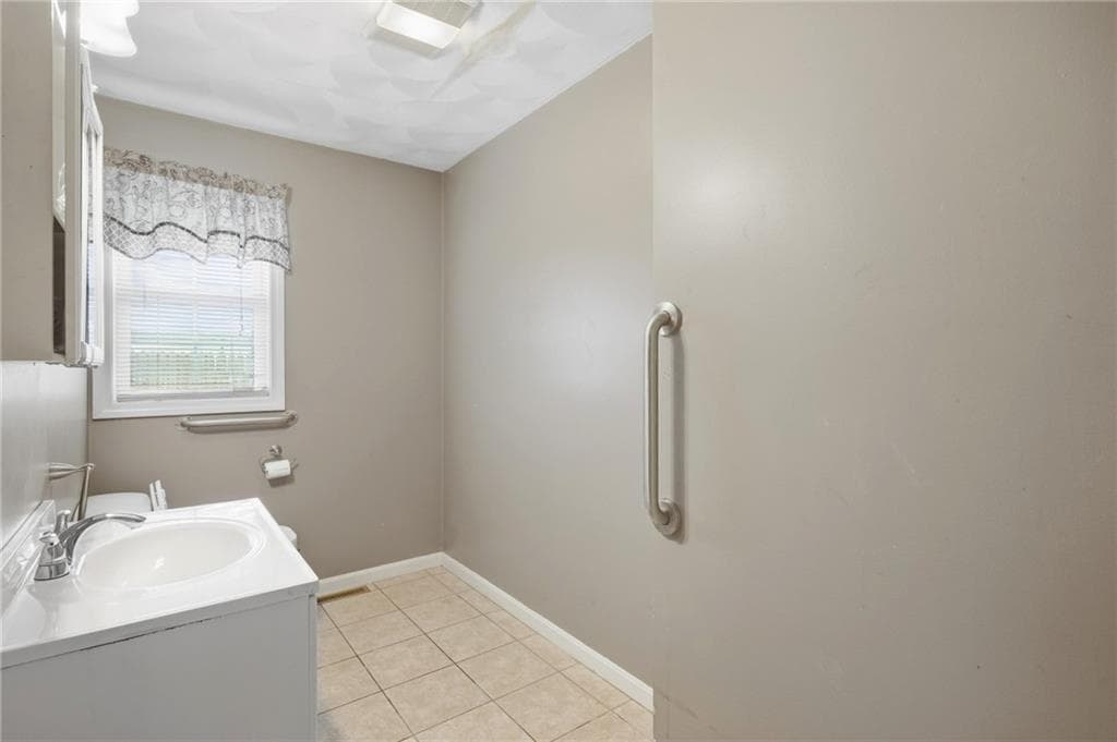 Condominium at 87 North Bend Street UNIT 3, Pawtucket, photo 3 of 27