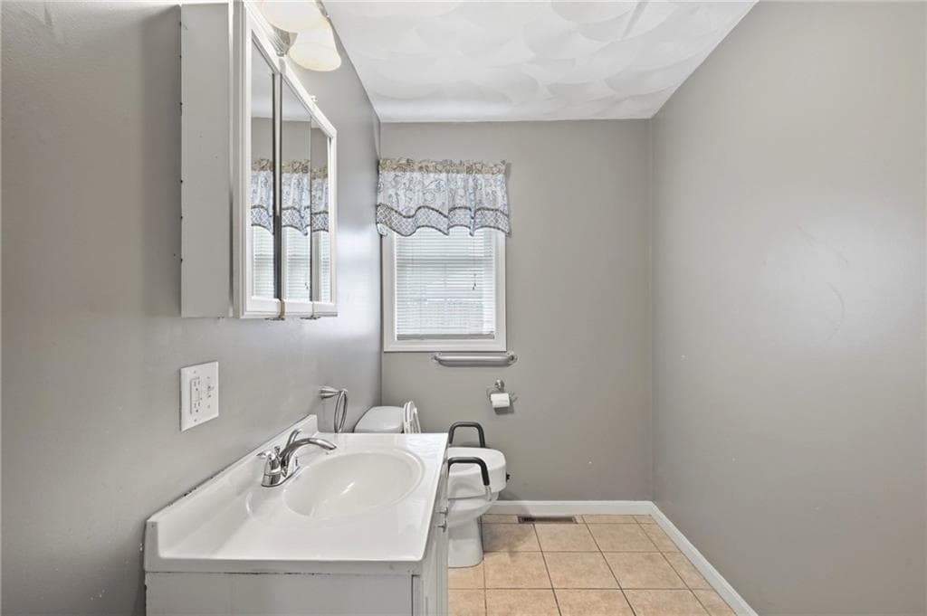 Condominium at 87 North Bend Street UNIT 3, Pawtucket, photo 14 of 27
