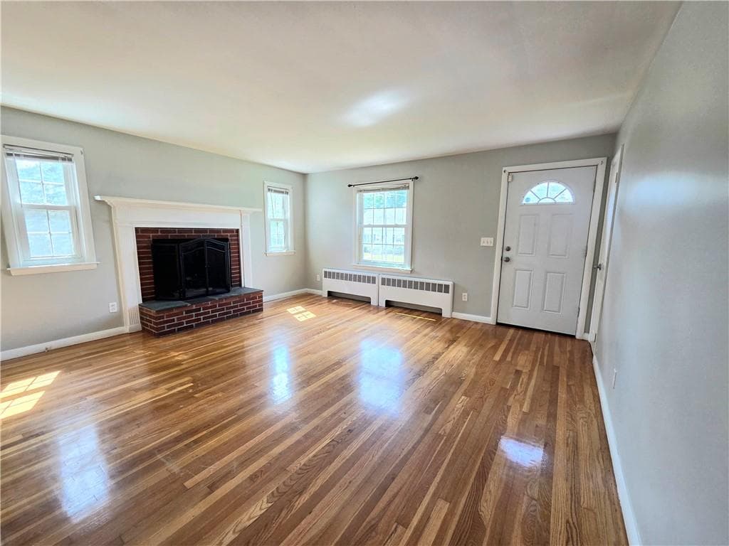 Single Family Residence at 23 Shortway Drive, West Warwick, photo 3 of 29