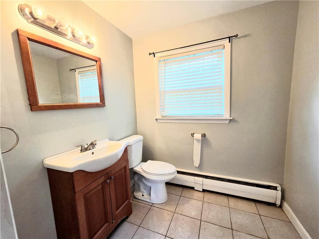 Single Family Residence at 23 Shortway Drive, West Warwick, photo 20 of 29