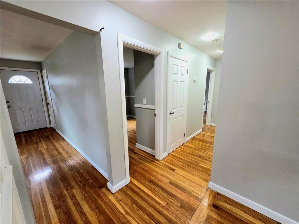 Single Family Residence at 23 Shortway Drive, West Warwick, photo 4 of 29