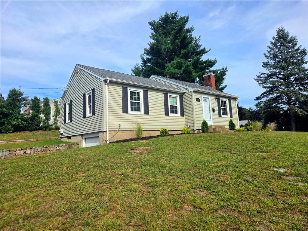 Single Family Residence at 23 Shortway Drive, West Warwick, photo 25 of 29