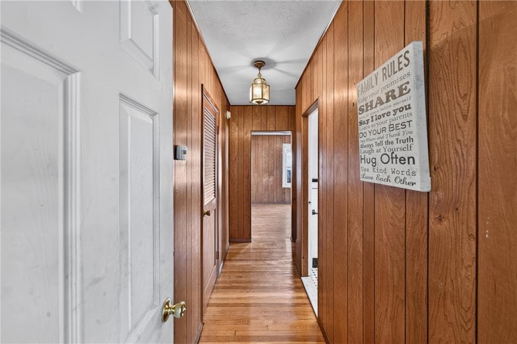 Single Family Residence at 27 Ferncrest Boulevard, North Providence, photo 10 of 15
