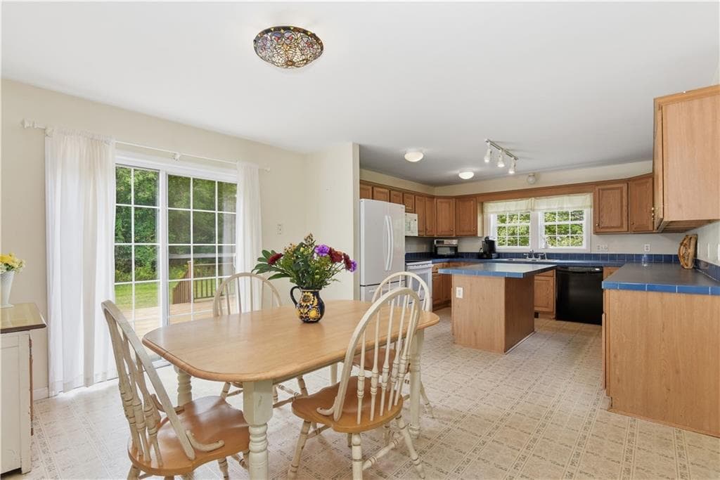 Single Family Residence at 2037 Crandall Road, Tiverton, photo 7 of 48