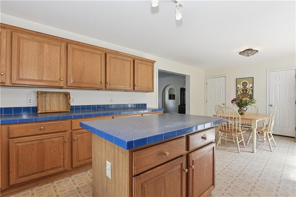 Single Family Residence at 2037 Crandall Road, Tiverton, photo 11 of 48