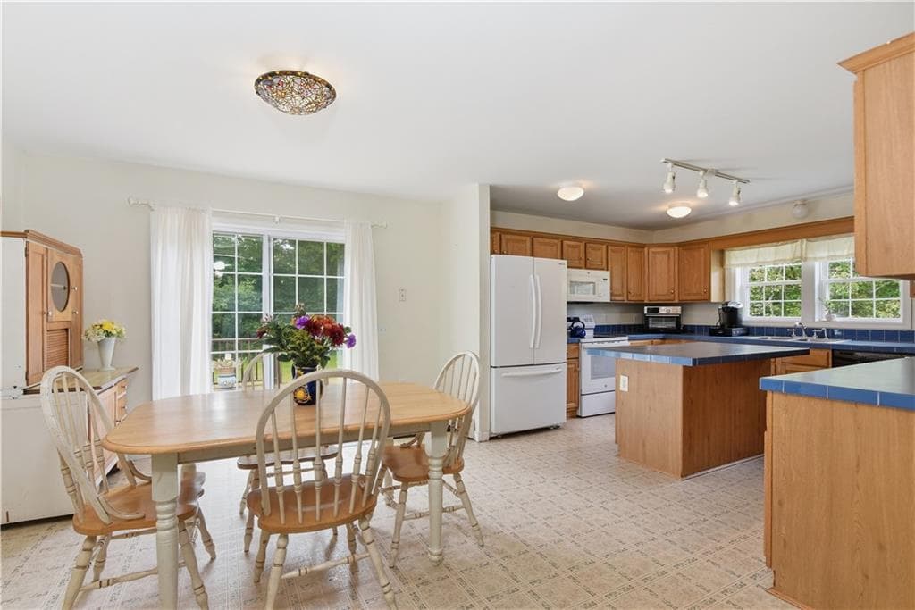 Single Family Residence at 2037 Crandall Road, Tiverton, photo 8 of 48