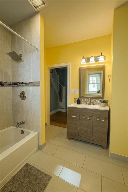 Single Family Residence at 164 Norwood Avenue, Cranston, photo 14 of 19