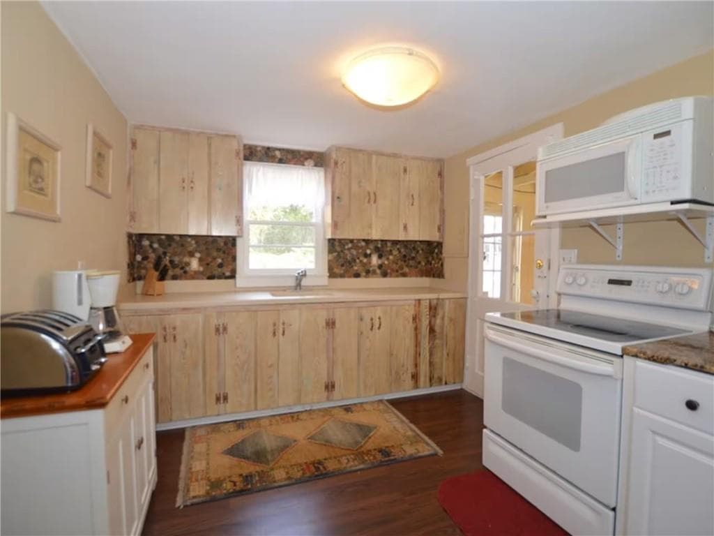 Single Family Residence at 60 North Avenue, Charlestown, photo 24 of 37