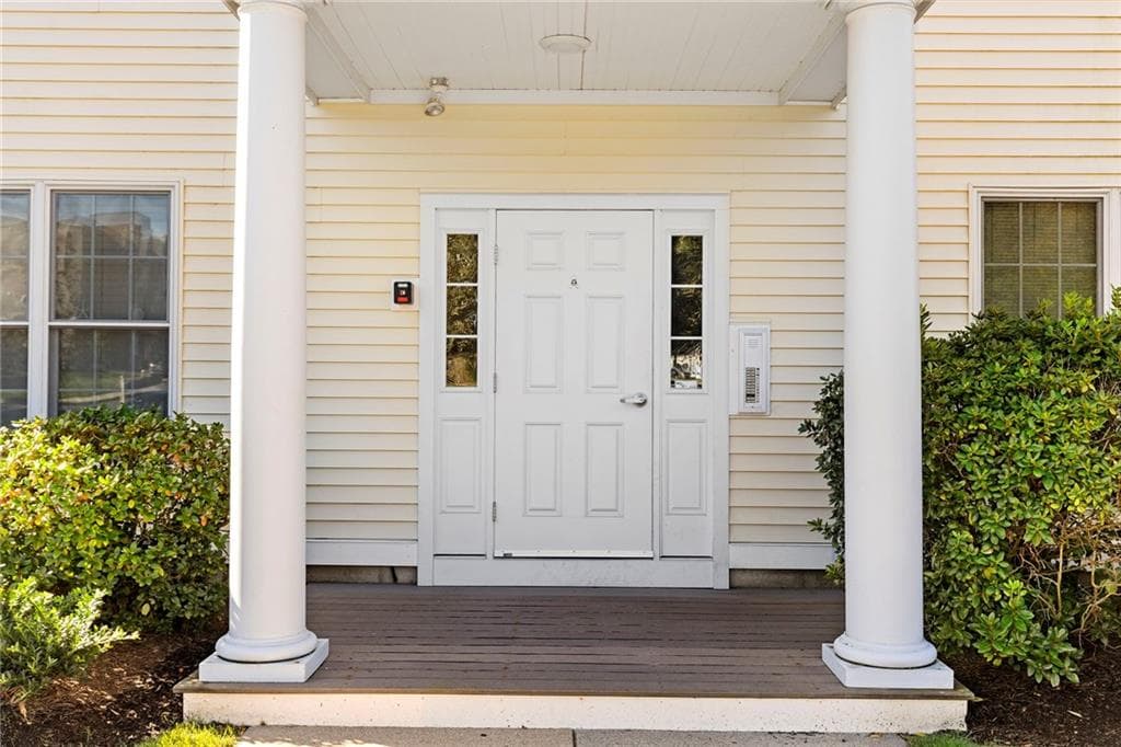 Condominium at 45 Saw Mill Drive UNIT 203, North Kingstown, photo 4 of 25