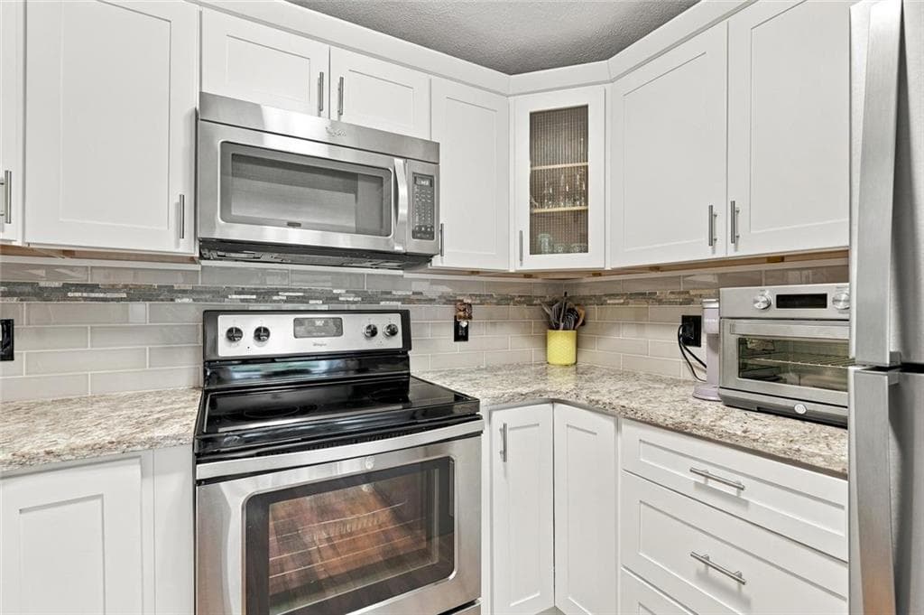 Condominium at 22 Pheasant Run UNIT A, Smithfield, photo 10 of 29