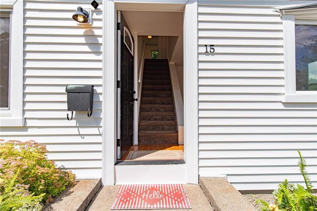 Single Family Residence at 15 Gage Street, Warwick, photo 2 of 31