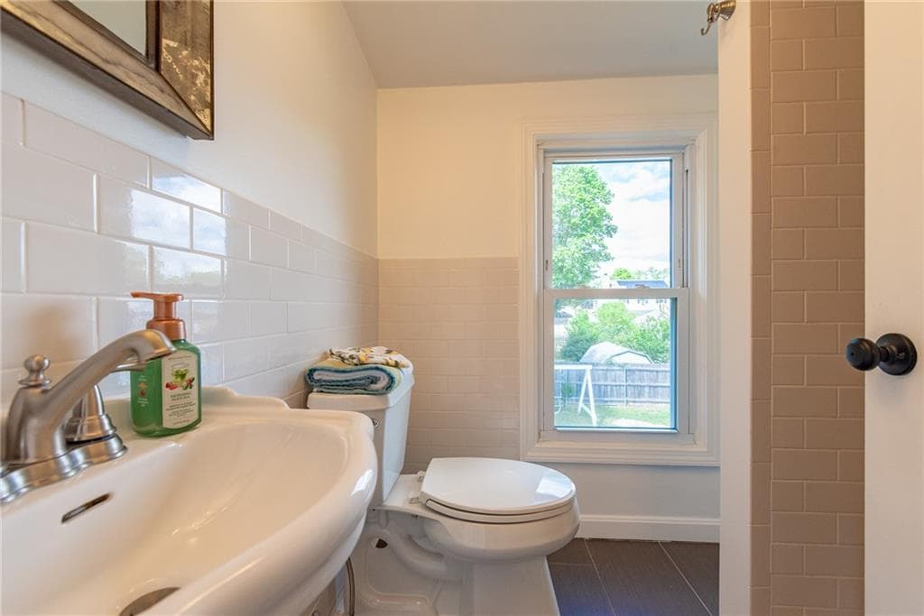 Single Family Residence at 15 Gage Street, Warwick, photo 18 of 31