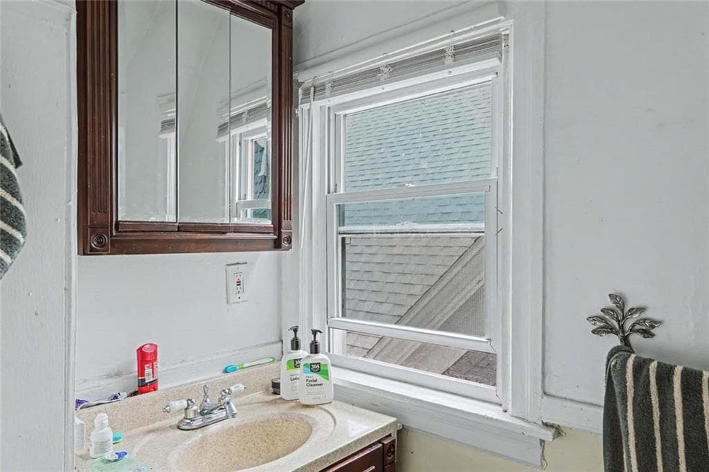 Multi Family at 84 86 Doyle Avenue, Providence, photo 17 of 50