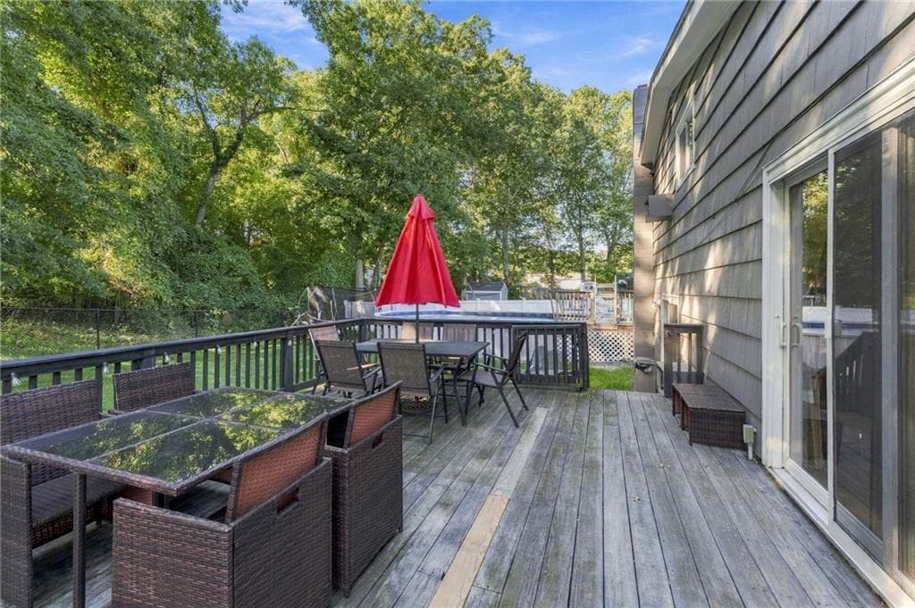 Single Family Residence at 112 Shady Hill Drive, West Warwick, photo 17 of 21
