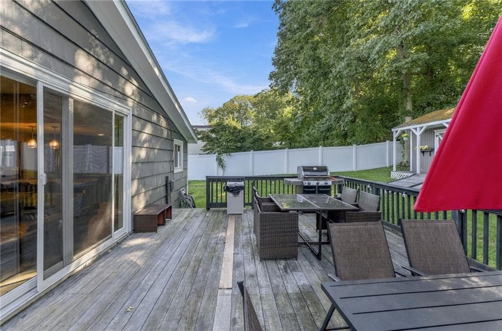 Single Family Residence at 112 Shady Hill Drive, West Warwick, photo 18 of 21