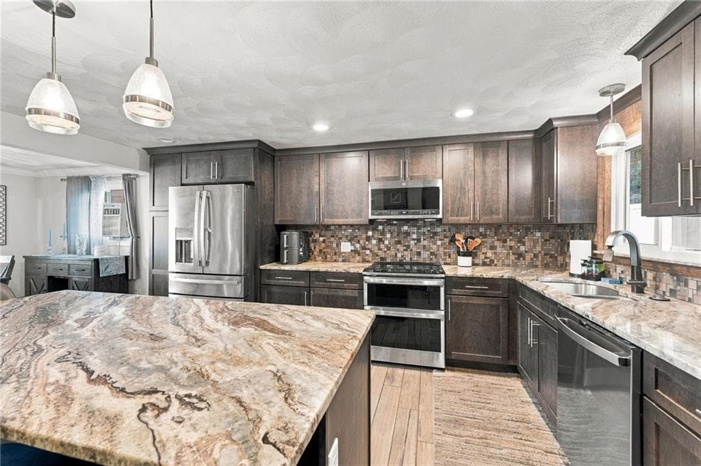 Single Family Residence at 112 Shady Hill Drive, West Warwick, photo 4 of 21
