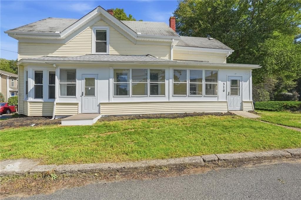 Single Family Residence at 310 New River Road, Lincoln, photo 2 of 41