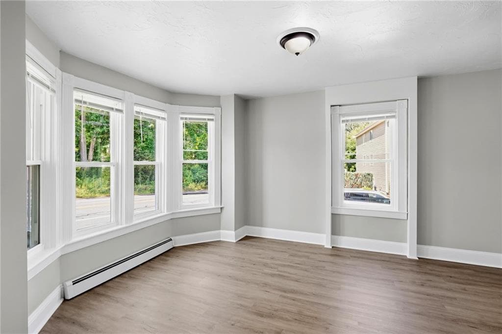 Single Family Residence at 310 New River Road, Lincoln, photo 13 of 41