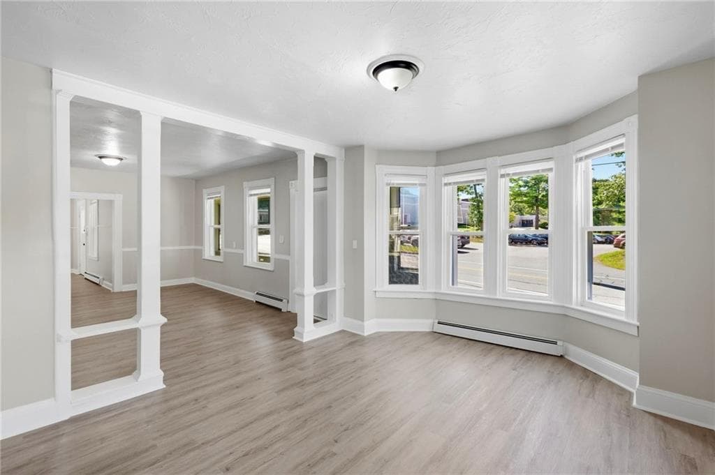 Single Family Residence at 310 New River Road, Lincoln, photo 12 of 41