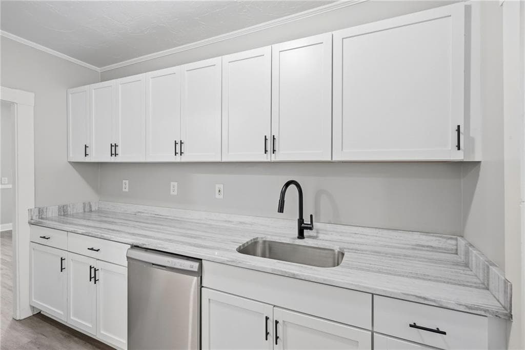 Single Family Residence at 310 New River Road, Lincoln, photo 7 of 41