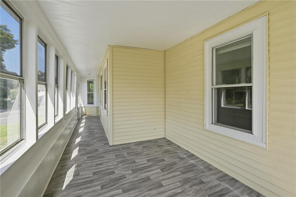 Single Family Residence at 310 New River Road, Lincoln, photo 5 of 41