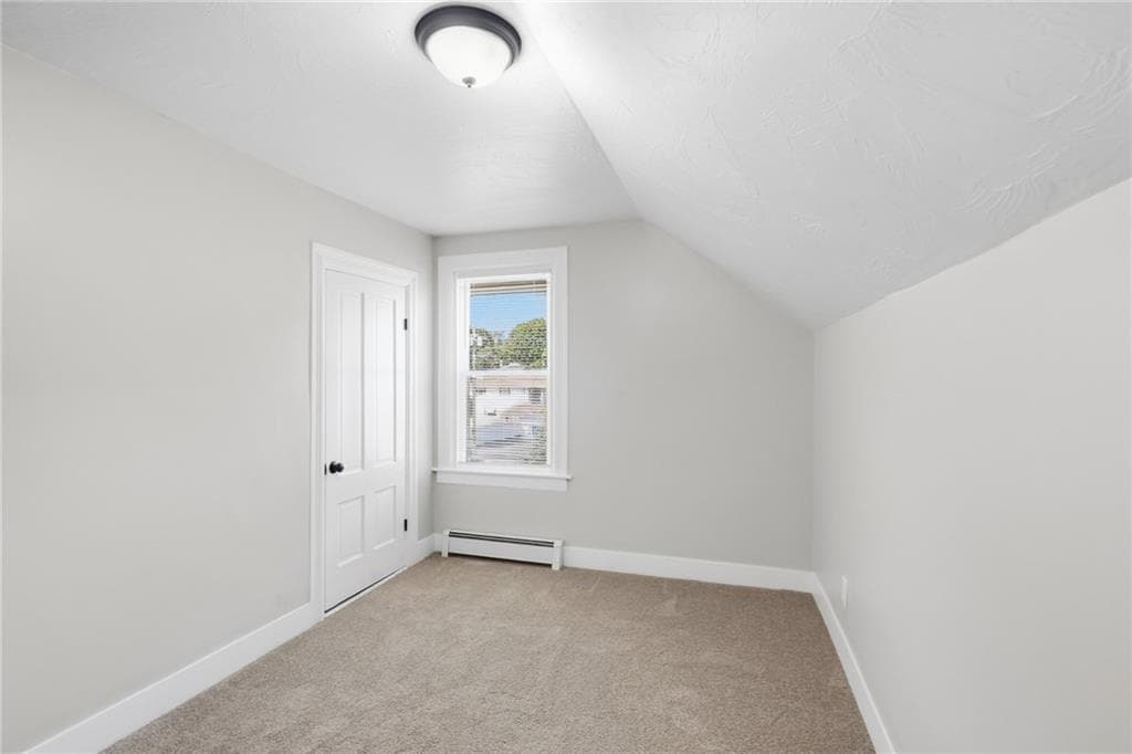 Single Family Residence at 310 New River Road, Lincoln, photo 20 of 41