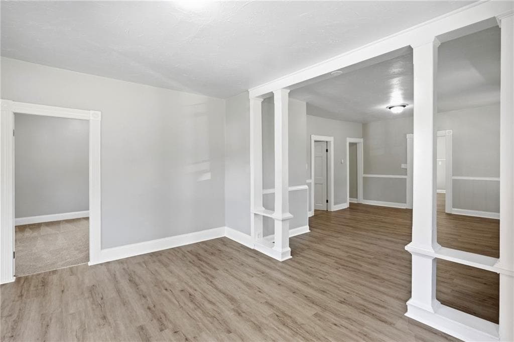 Single Family Residence at 310 New River Road, Lincoln, photo 14 of 41