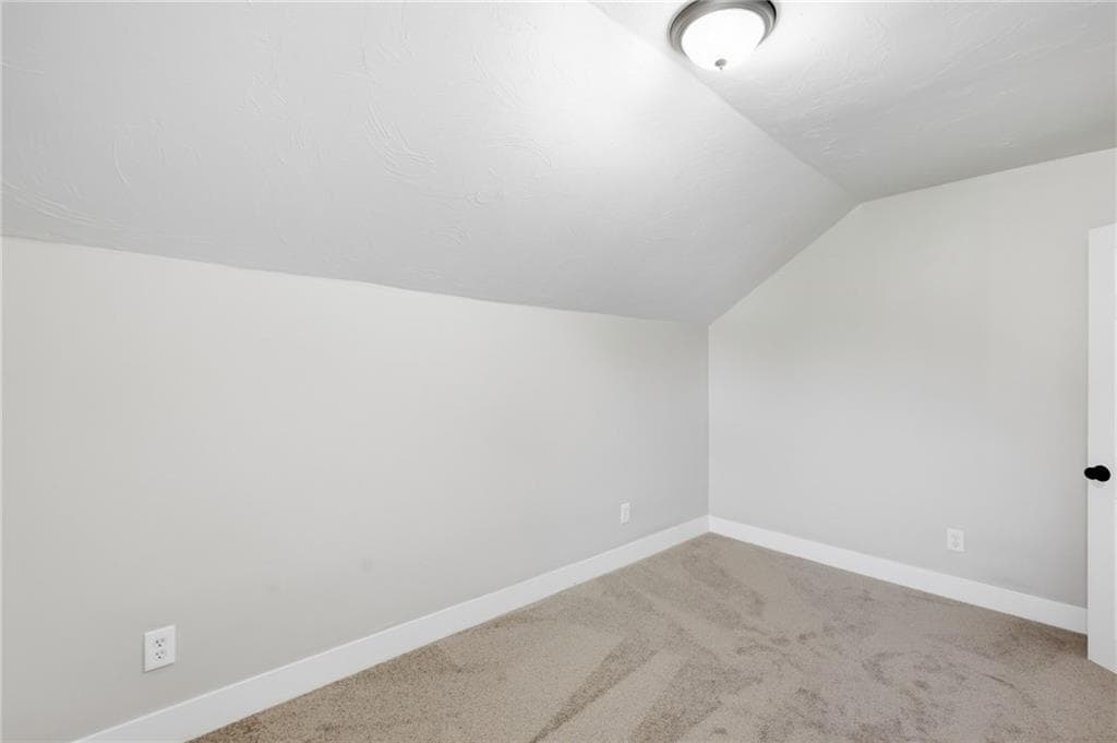 Single Family Residence at 310 New River Road, Lincoln, photo 21 of 41