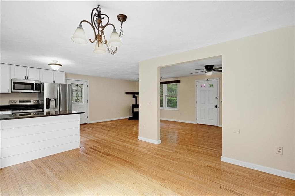 Single Family Residence at 42 Tiffany Road, Coventry, photo 7 of 37